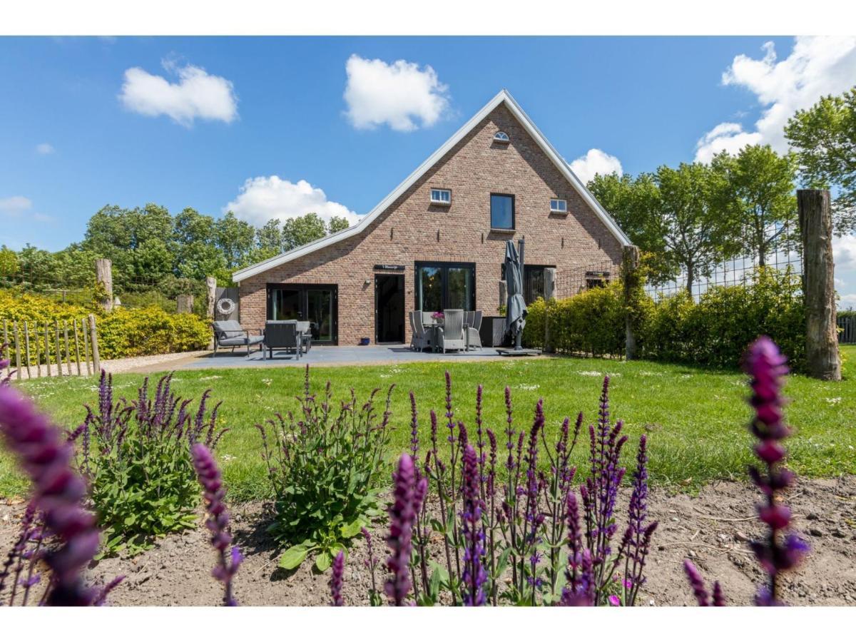 Majestic Mansion In Vakantiehuis Vrouwenpolder